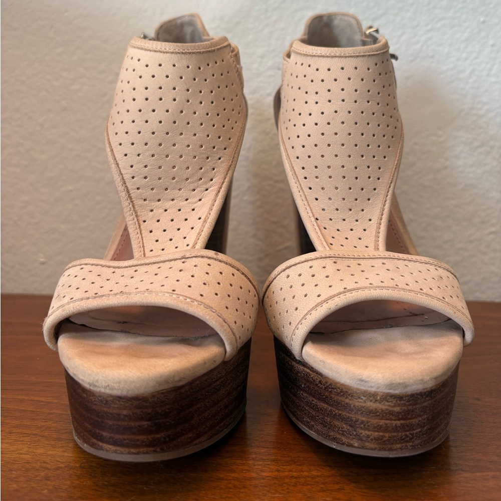 Gianni Bini perforated wedge sandals - Picture 2 of 7